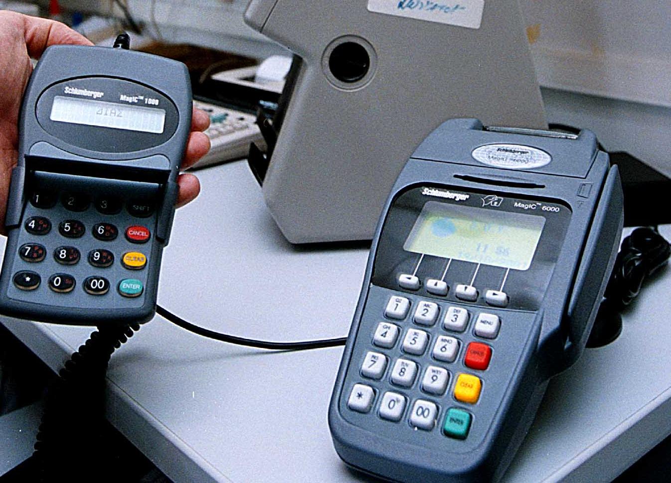 Μπλόκο στη μη απόδοση ΦΠΑ με τη χρήση πλαστικού χρήματος και επιστροφή 1%