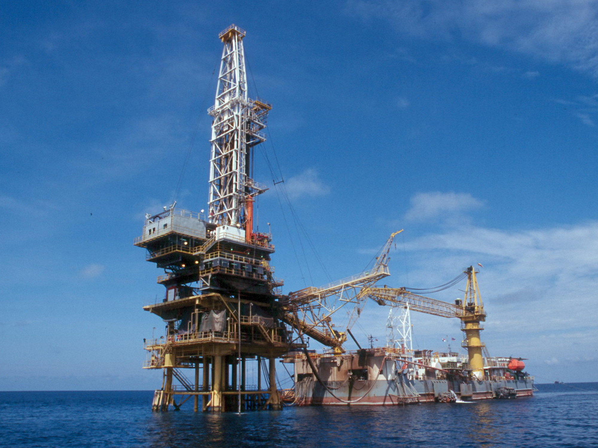 Προσφορές από οκτώ εταιρείες για τις έρευνες πετρελαίου σε Ιόνιο, Κρήτη