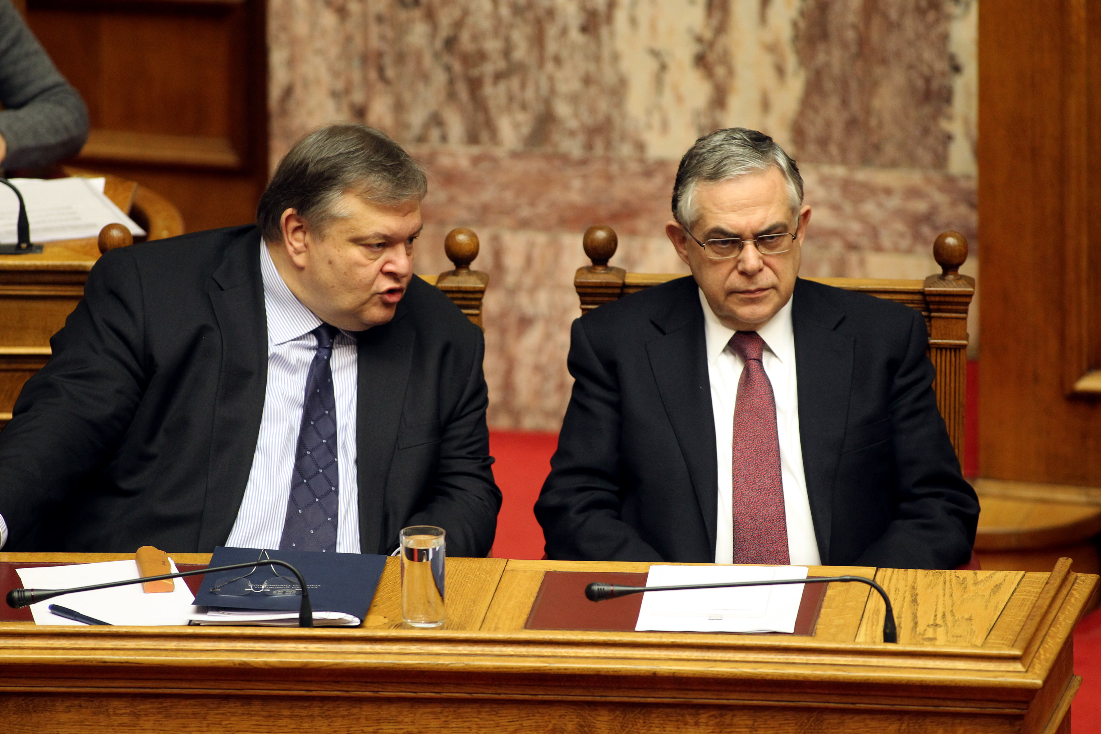 Την πορεία του PSI και το νέο Μνημόνιο συζήτησαν Παπαδήμος-Βενιζέλος