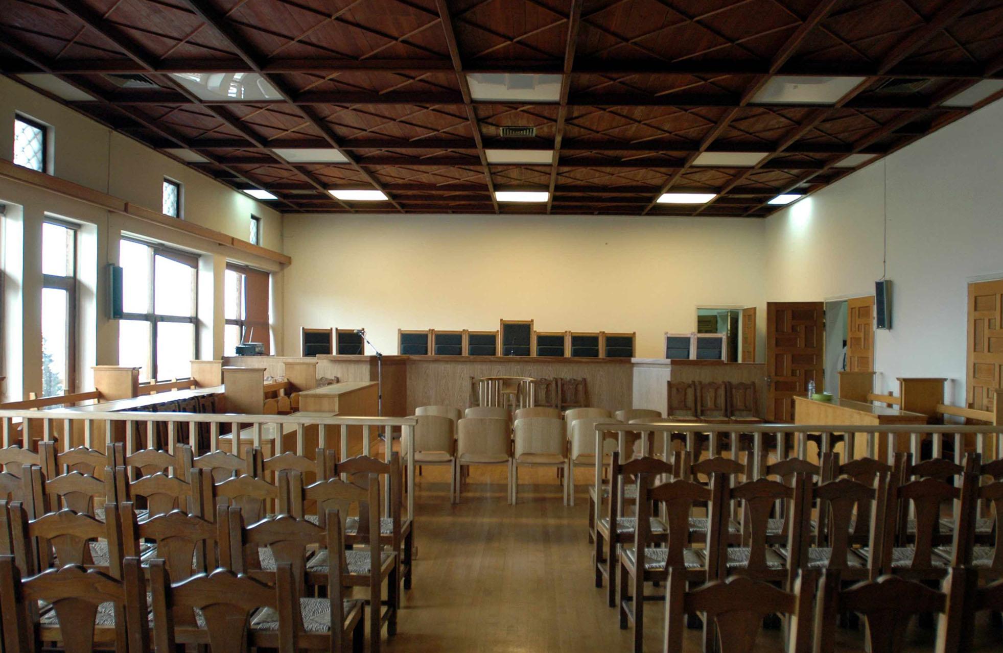 Στην Ολομέλεια του ΣτΕ το επίδομα των 176 ευρώ για τους δικαστικούς υπαλλήλους