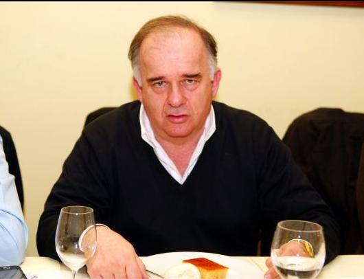 «Επίσκεψη» οπαδών της ΑΕΚ στον Πέτρο Παππά