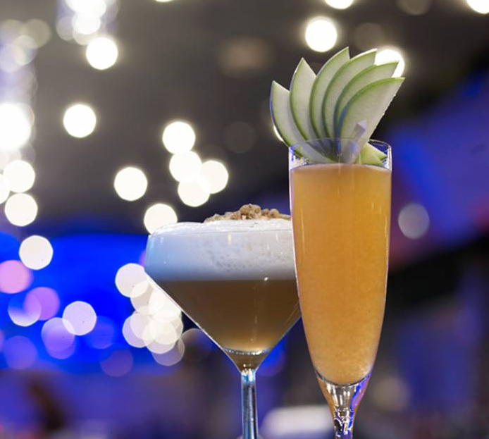 Προσφορά Μαρτίου για δύο στο Galaxy Bar του Hilton