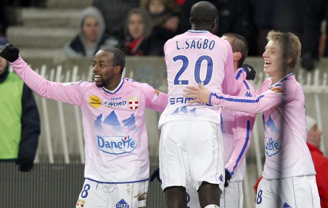 Ο Λερουά κέρασε… Εβιάν την Μαρσέιγ, νίκη και αποβολή για τον Τζαβέλλα