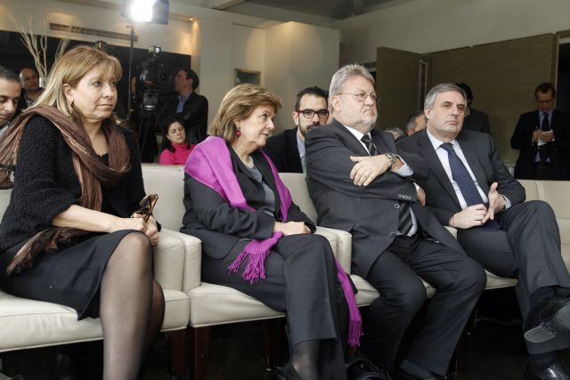 Μία εναλλακτική Τρόικα επισκέπτεται την Αθήνα για να ζητήσει μέτρα ανάπτυξης