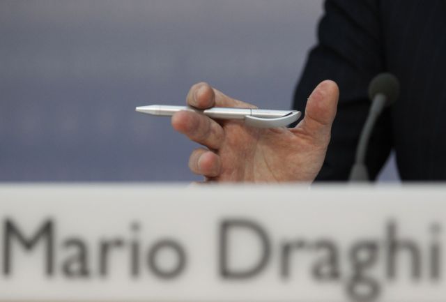 Πληθωριστικούς κινδύνους και «ενδείξεις ομαλότητας» για την Ευρωζώνη βλέπει ο Ντράγκι