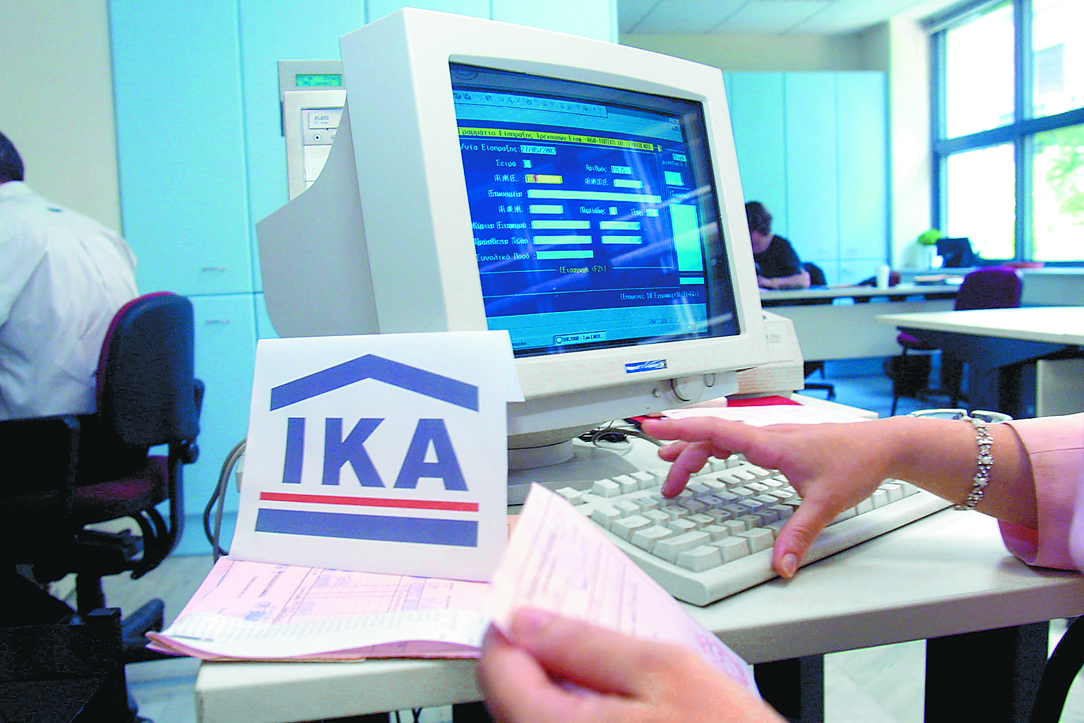 Σε διαθεσιμότητα και στον εισαγγελέα οι γιατροί του ΙΚΑ που έδιναν ψευδείς αναρρωτικές