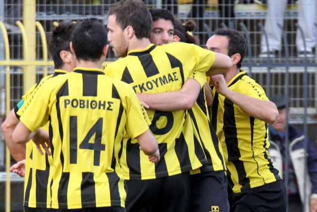 Με το αριστερό ο Ματζουράκης στον πάγκο της Καλλονής, 1-1 με τον Πανθρακικό