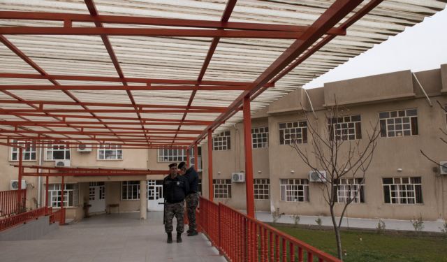 Ιρακινοί έφηβοι με εμφάνιση «emo» λιθοβολούνται μέχρι θανάτου