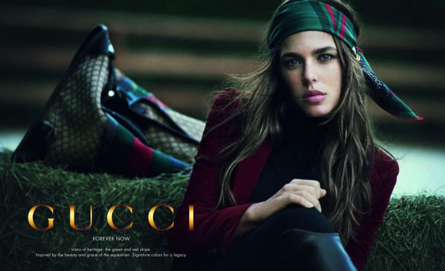 H Charlotte Casiraghi ιππεύει για την Gucci