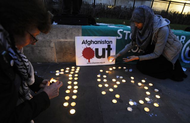 Καμία αλλαγή στην αποχώρηση από το Αφγανιστάν λένε οι ΗΠΑ μετά τη σφαγή