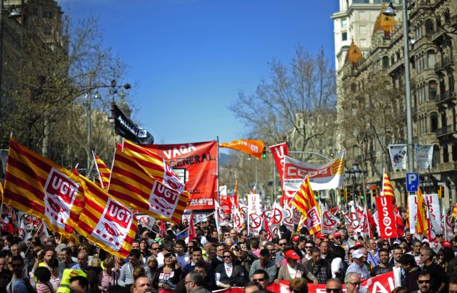 Στους δρόμους χιλιάδες Ισπανοί κατά των μεταρρυθμίσεων στα εργασιακά