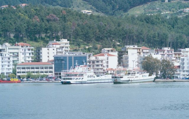 Ταξί έπεσε στο λιμάνι της Ηγουμενίτσας, νεκρή μία 30χρονη