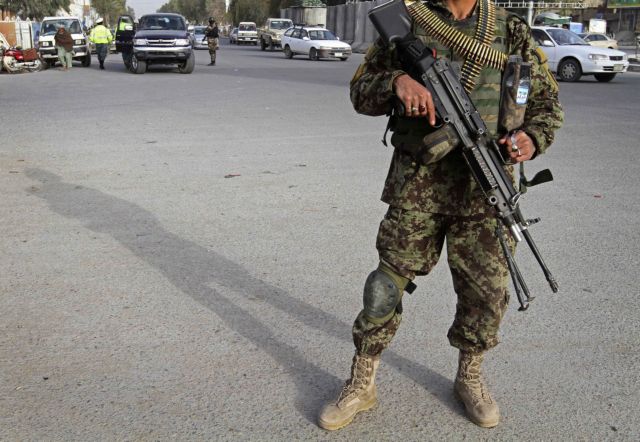 Ένοπλοι επιτέθηκαν σε Αφγανούς αξιωματούχους που επισκέπτονταν τον τόπο σφαγής 16 αμάχων