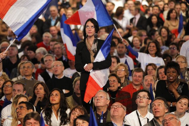 Γάλλοι επώνυμοι και μη μιλούν στο in.gr για τις προεδρικές εκλογές του Απριλίου