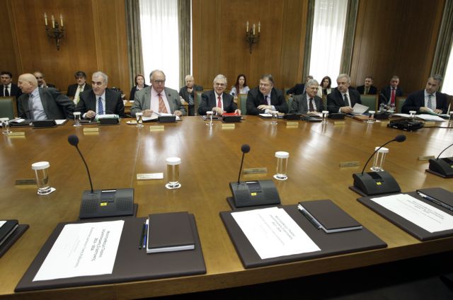 Στα επόμενα βήματα μετά το «ναι» του Eurogroup στη νέα δανειακή σύμβαση εστιάζει η κυβέρνηση