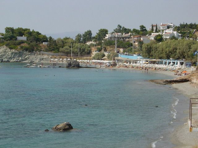 Πρόχειρος διαγωνισμός για εκμίσθωση τριών τμημάτων αιγιαλού στην Ανάβυσσο