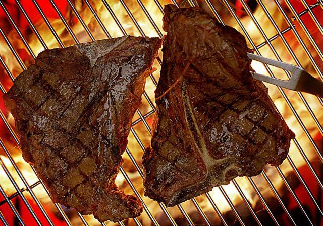 Το κόκκινο κρέας κόβει χρόνια ζωής εξαιτίας κινδύνου καρδιοπαθειών και καρκίνου
