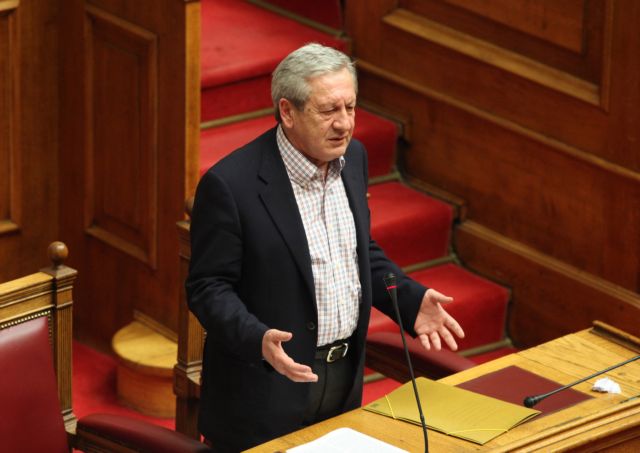 Καταγγελία στη Βουλή για αγροτικές αποζημιώσεις που «έβγαιναν από γραφεία βουλευτών»