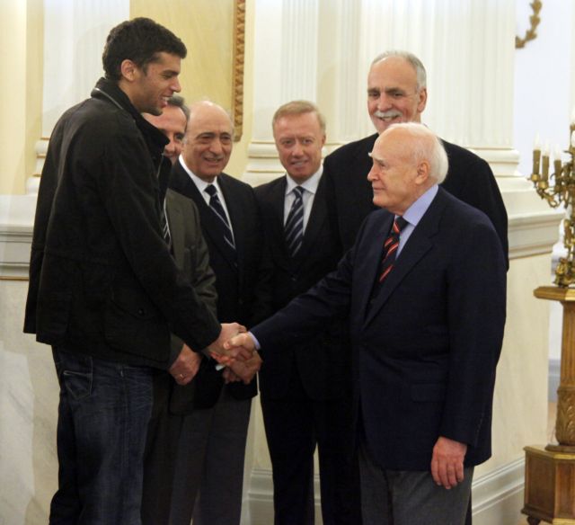 Την εθνική ομάδα στίβου υποδέχθηκε ο Κάρολος Παπούλιας