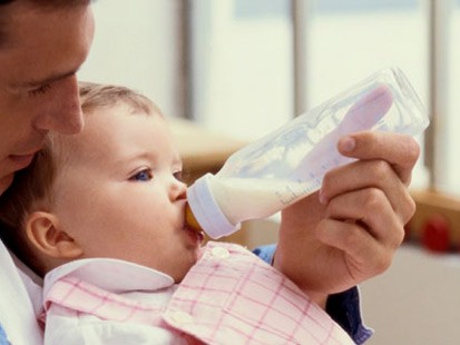 Αλλεργία στο αγελαδινό γάλα: Συνηθισμένη στα παιδιά βρεφικής ηλικίας