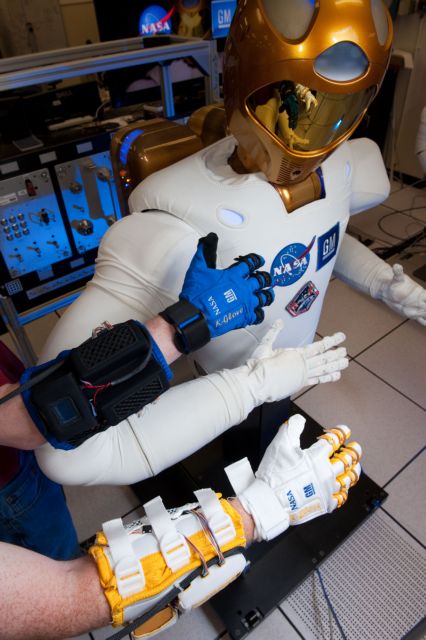 Ρομποτικό γάντι της NASA προσφέρει χείρα βοηθείας