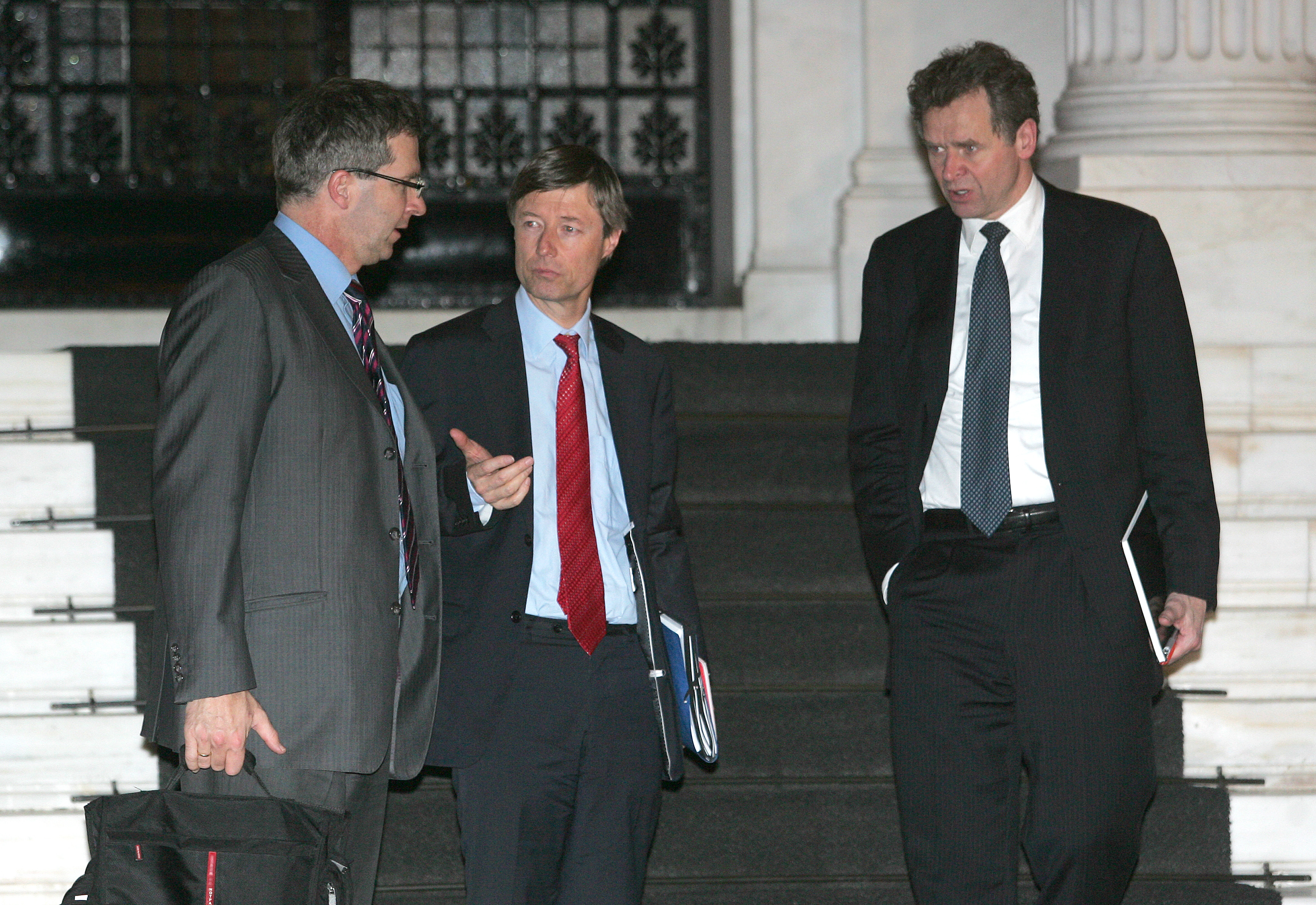 Η Ελλάδα πρέπει να διανύσει πολύ δρόμο, τονίζει η Κομισιόν