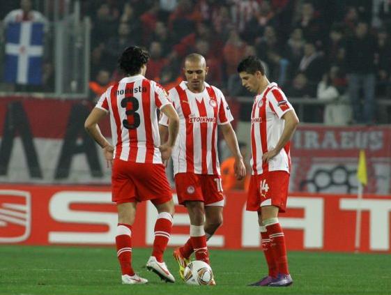 H πικρία, το ντέρμπι και το άγχος των τραυματισμών στον Ολυμπιακό