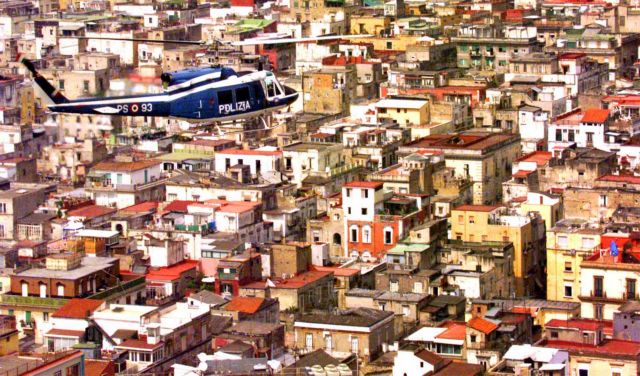 Χειροπέδες σε δικαστές-συνεργάτες της ναπολιτάνικης Καμόρα