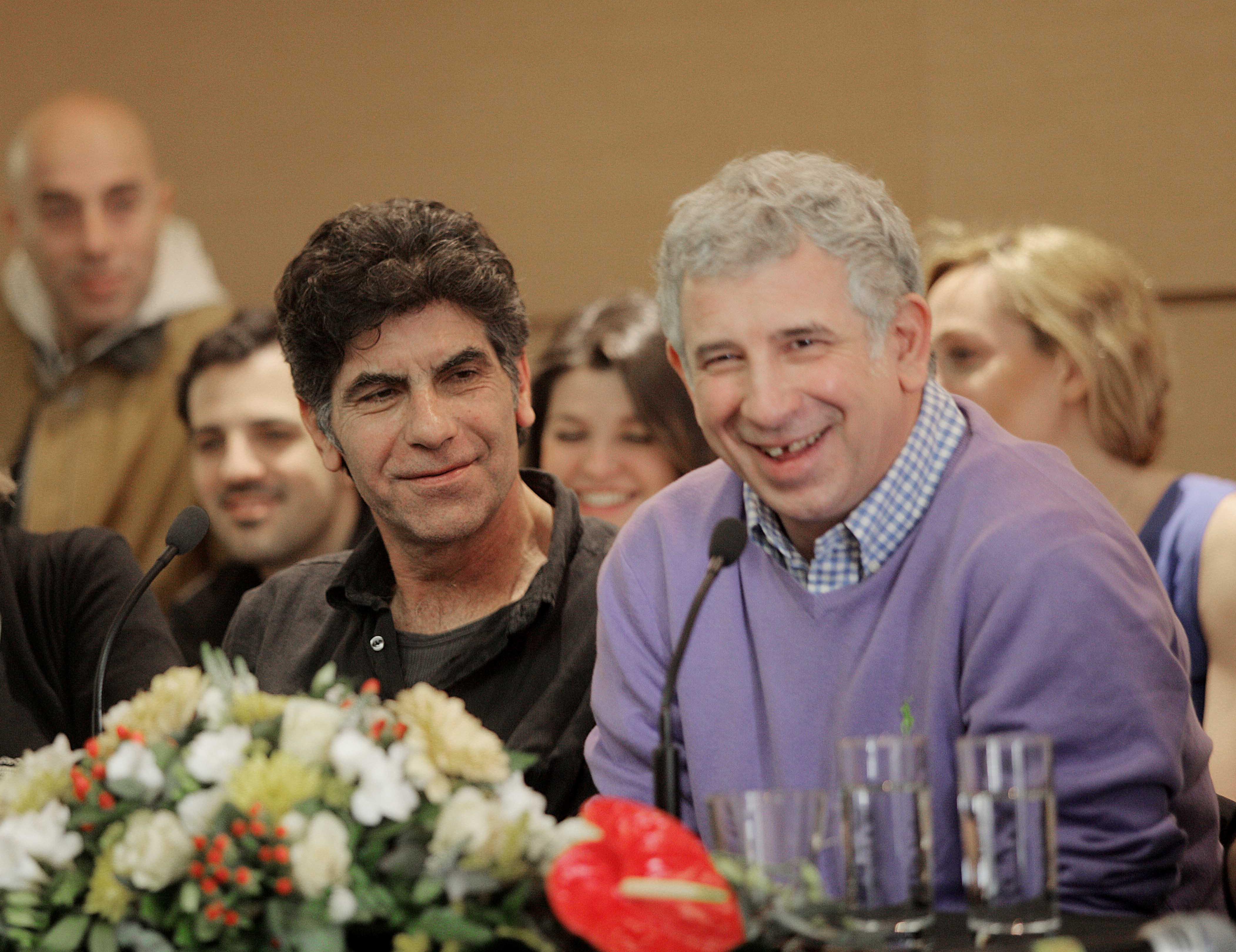 Γιάννης Μπέζος και Πέτρος Φιλιππίδης ως «Απατεώνες και Τζέντλεμεν» στο Παλλάς