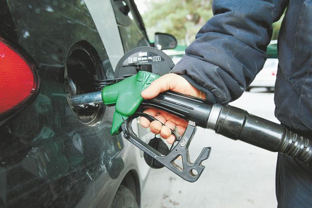 Σενάρια για επανεξέταση του Ειδικού Φόρου Κατανάλωσης στη βενζίνη