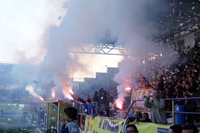 Πρόστιμα σε τέσσερις ΠΑΕ και στον Ουζουνίδη
