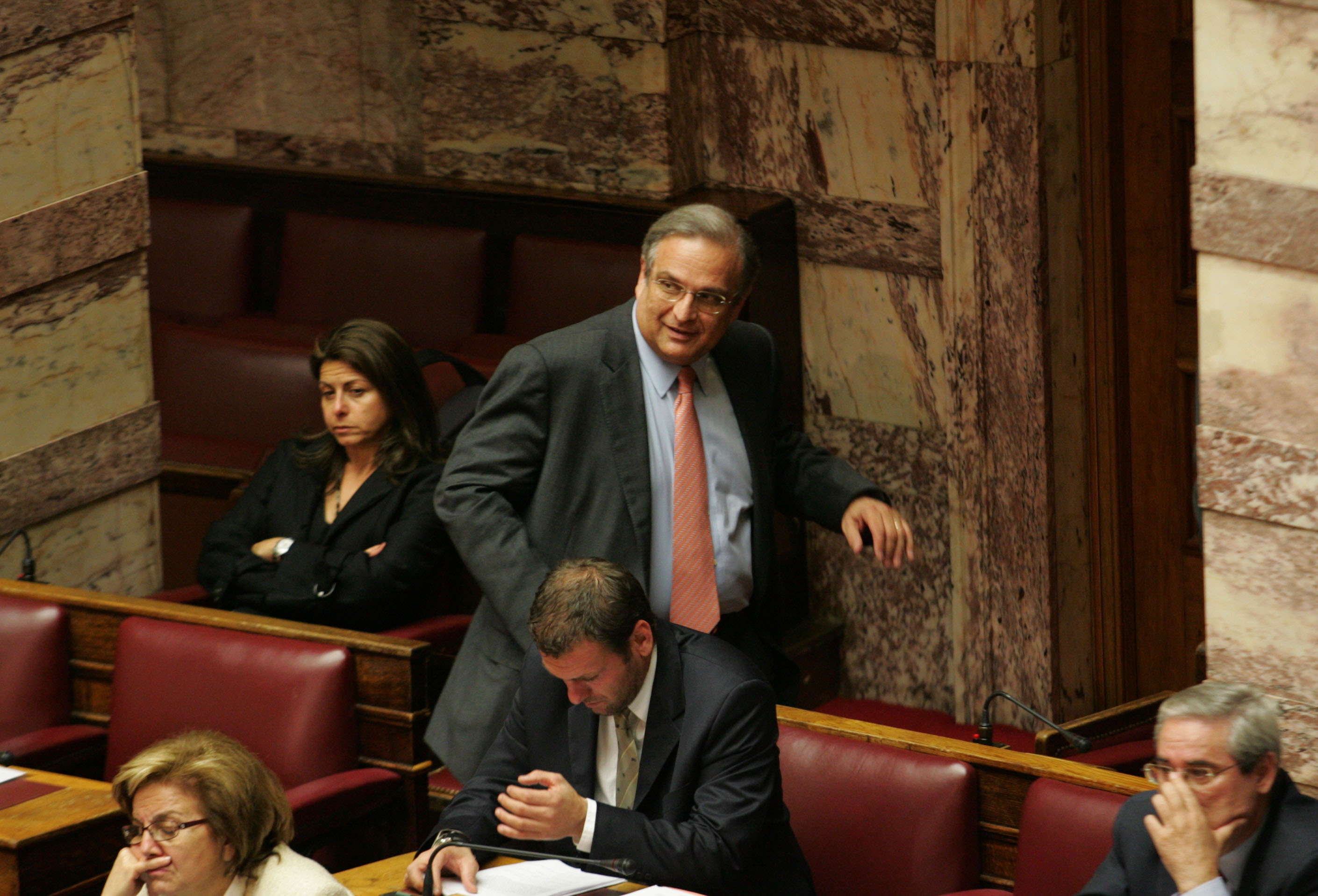 Στο ΠΑΣΟΚ επιρρίπτει την ευθύνη για το έλλειμμα του 2009 ο Γ.Παπαθανασίου