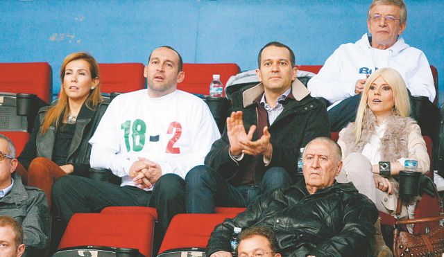 Αθώος ο Αγγελόπουλος για το μπλουζάκι «18-2»