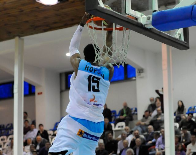 Ο Κολοσσός επέστρεψε στις νίκες και έμεινε «ζωντανός» για την 3η θέση