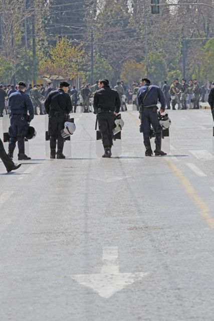Κλειστοί δρόμοι και σταθμοί του μετρό λόγω της παρέλασης της 25ης Μαρτίου