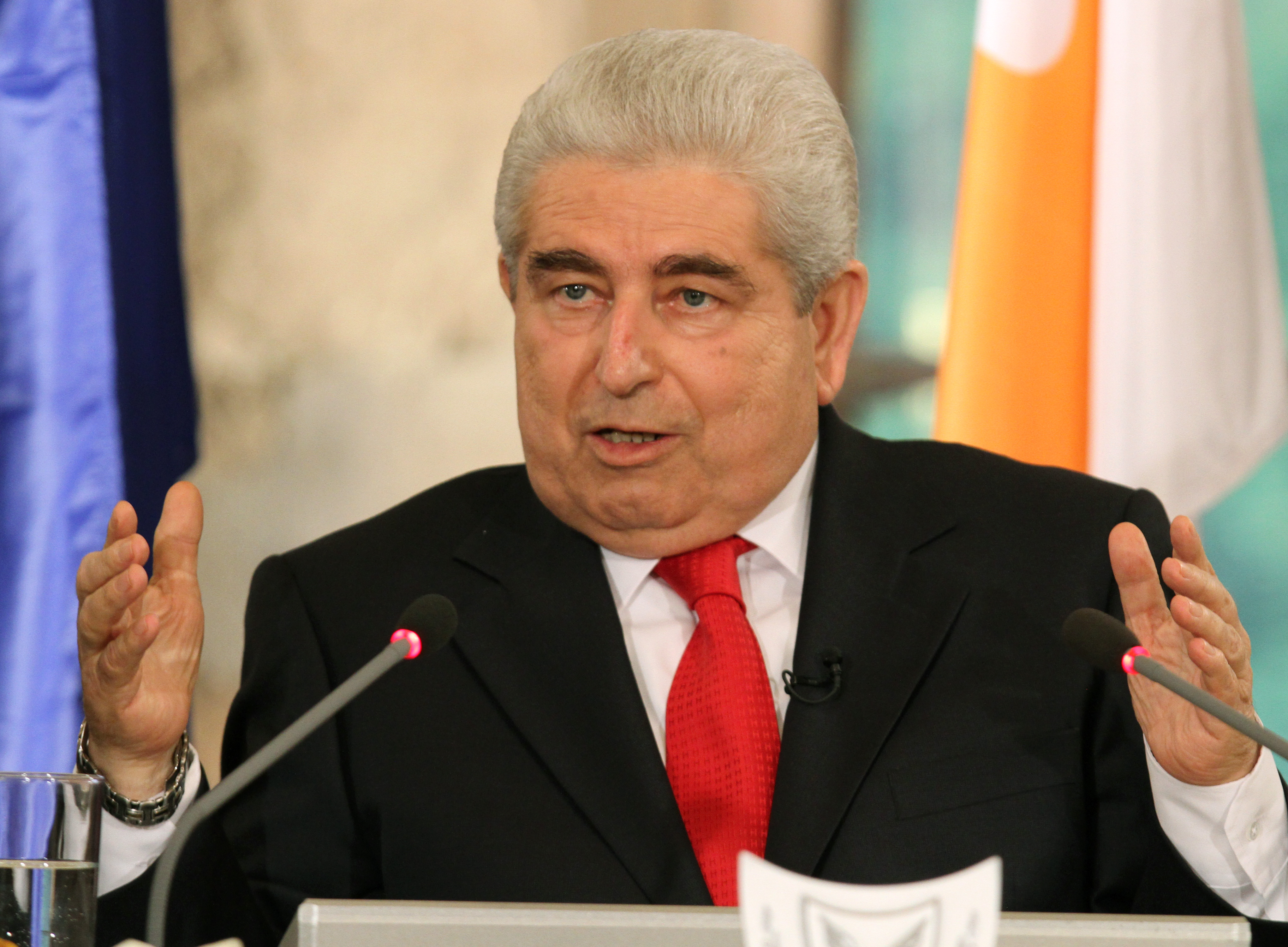 Την αλληλεγγύη του προς τον ελληνικό λαό εξέφρασε ο Δημήτρης Χριστόφιας