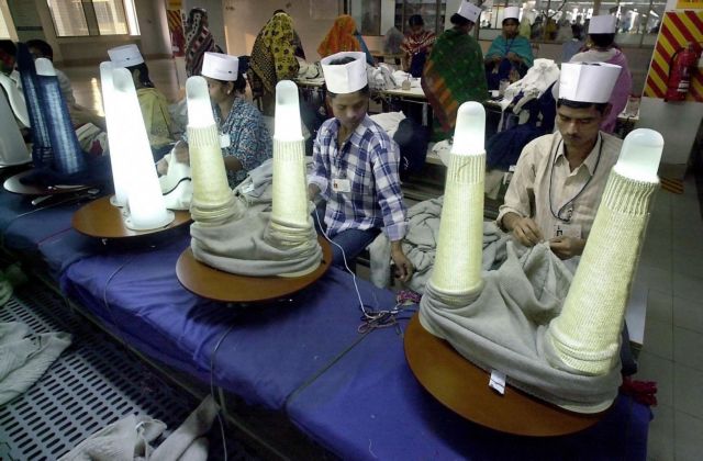 Επεισόδια σε διαδήλωση εργατών στο Μπανγκλαντές με αίτημα την αύξηση μισθών