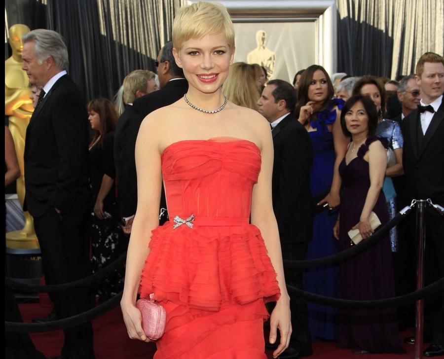 Peplum dress, το πιο hot φόρεμα της χρονιάς