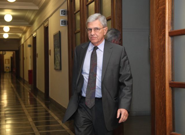 Καταργούνται 104 κενές οργανικές θέσεις στο υπουργείο Εσωτερικών