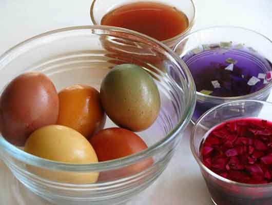 Πασχαλινά Αβγά με φυτικές χρωστικές βαφές