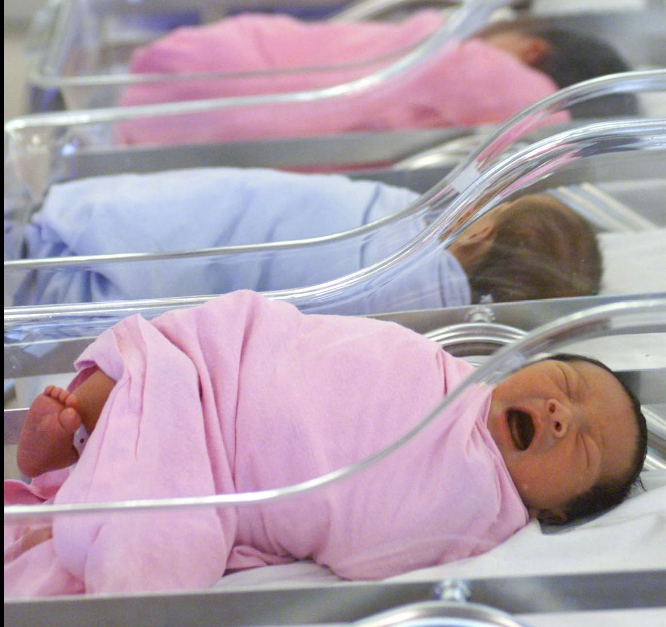 Οι κοινωνικοοικονομικές κρίσεις «ευνοούν» τη γέννηση κοριτσιών