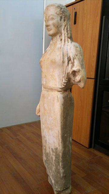 Σπάνιο αρχαϊκό άγαλμα βρέθηκε σε στάνη στη Χασιά