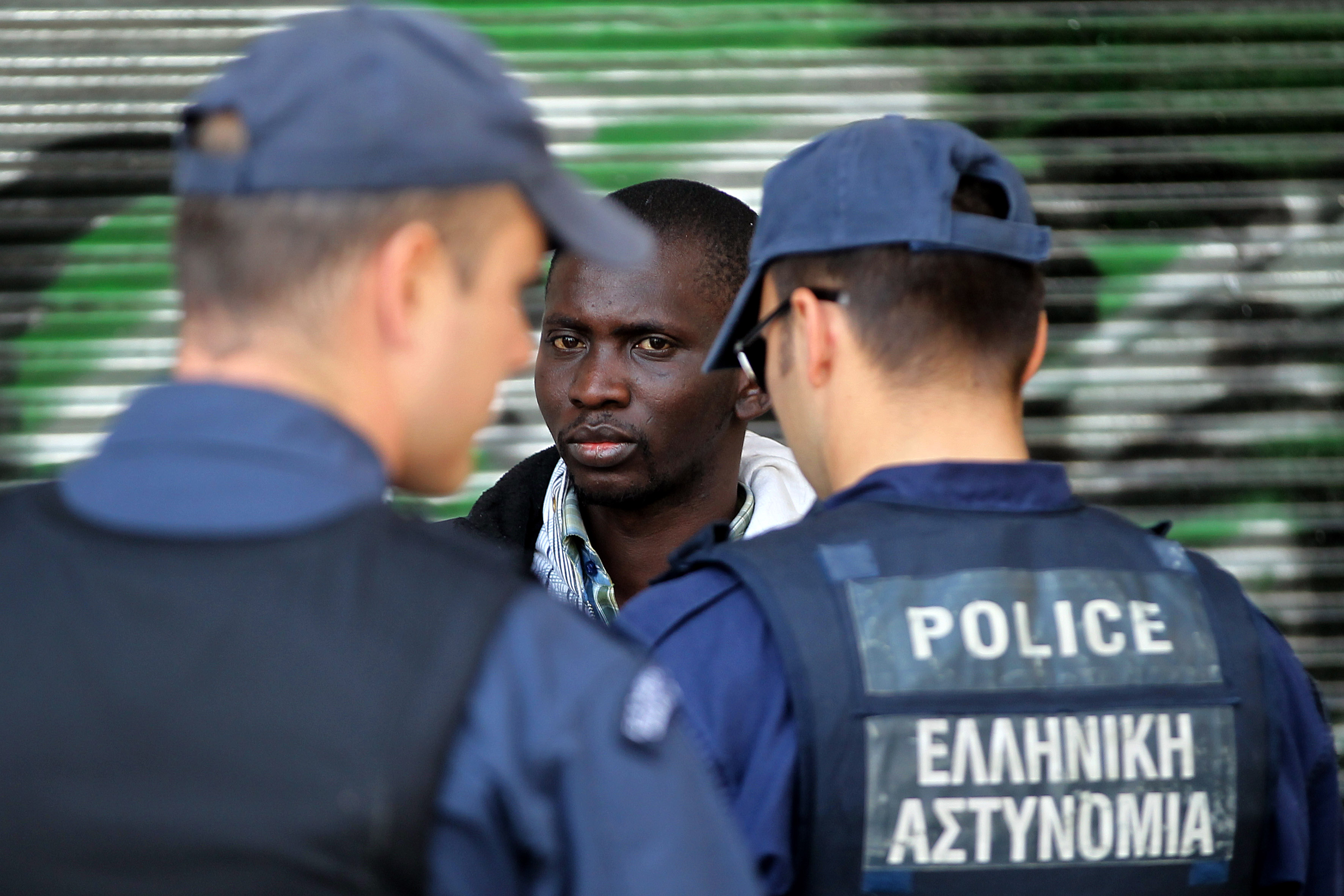 Επιχείρηση για την απομάκρυνση παράνομων μεταναστών από το κέντρο της Αθήνας