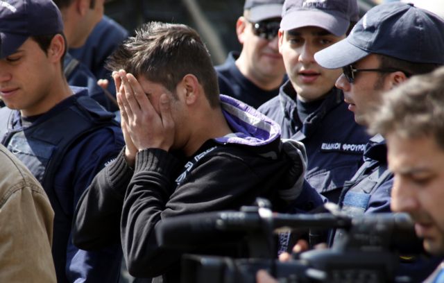 Δεκάδες συλλήψεις στις επιχειρήσεις για τους παράνομους μετανάστες στην Αθήνα