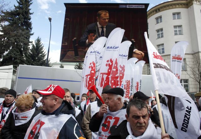 «Όχι» σε δημοψήφισμα για τη μεταρρύθμιση του συνταξιοδοτικού από τη Βουλή της Πολωνίας
