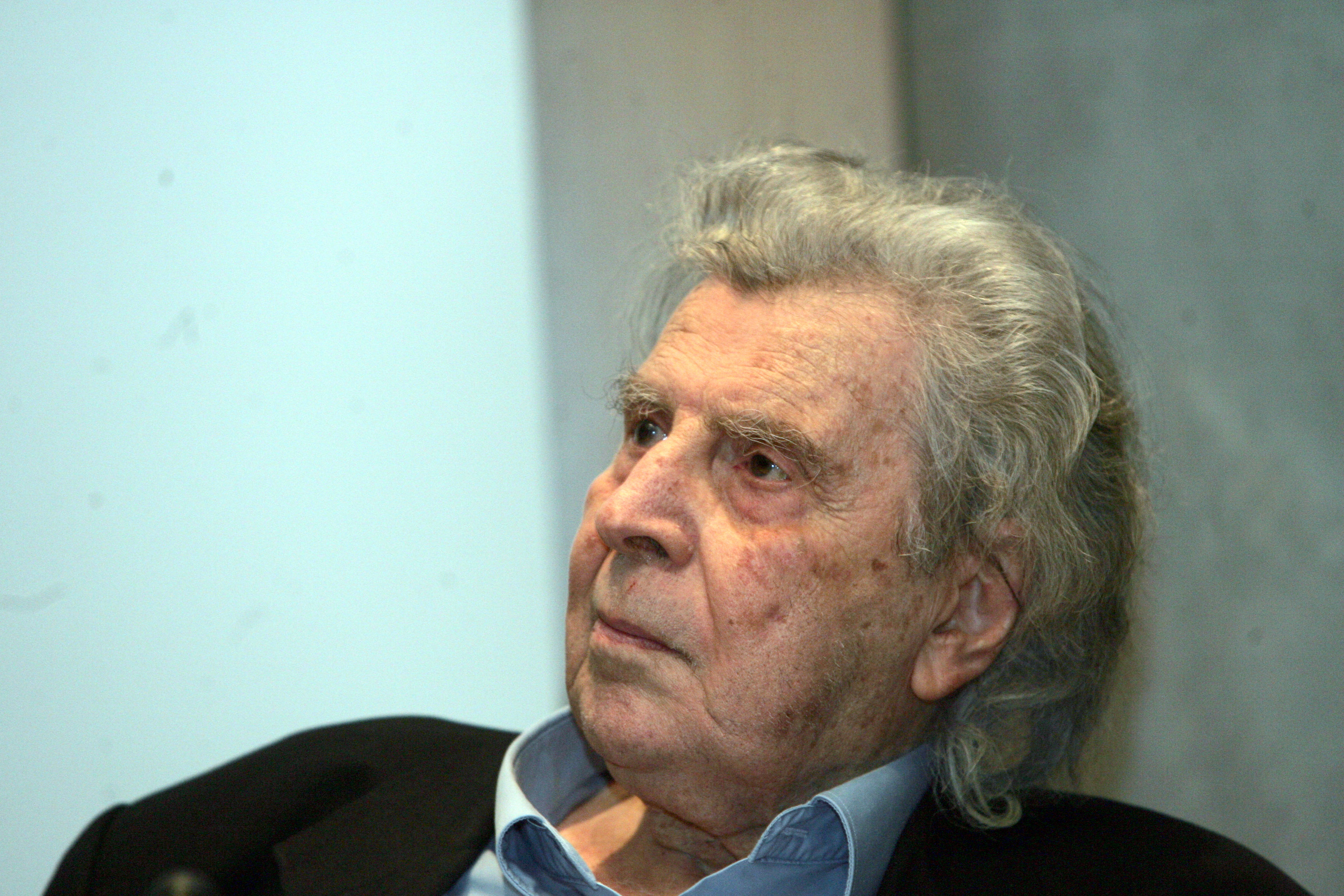 Να ψηφίσουν τις συνεπέστερες αντιμνημονιακές δυνάμεις καλεί τους πολίτες ο Μ.Θεοδωράκης