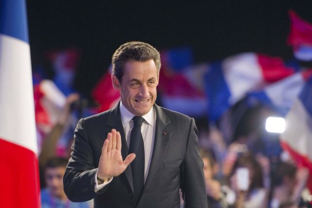 Στο στόχο της εξοικονόμησης 115 δισ. ευρώ έως το 2016 εμμένει ο Σαρκοζί