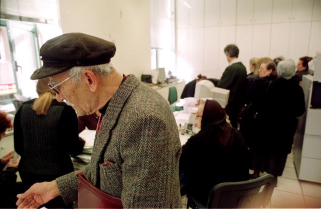 Ανησυχία για νέες μειώσεις στις συντάξεις μετά τις εκλογές