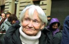 Ηλιθιότητα έκαναν όσοι πέρασαν το Τείχος του Βερολίνου λέει η χήρα Χόνεκερ