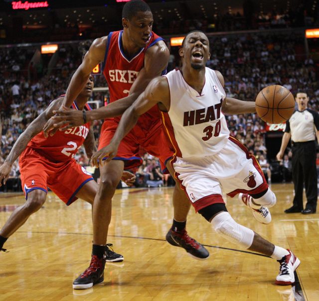 Δύσκολη νίκη των Λέικερς και με τη βούλα στα πλέι οφ οι Χιτ